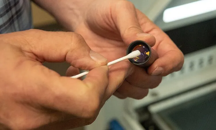 Epilog Laser lens schoonmaken. Klantondersteuning.