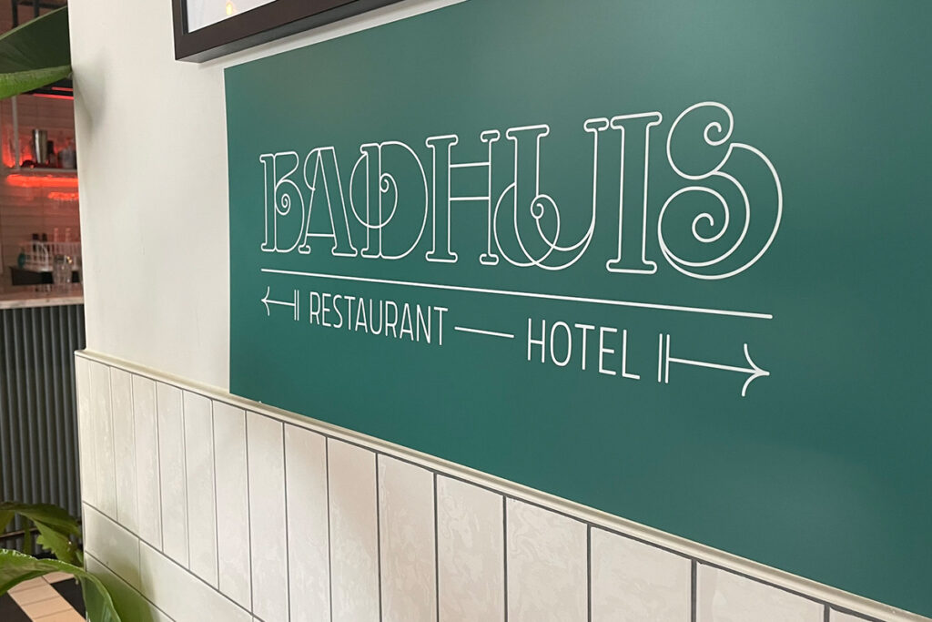 Gegraveerd acryl wegwijs bordje hotel