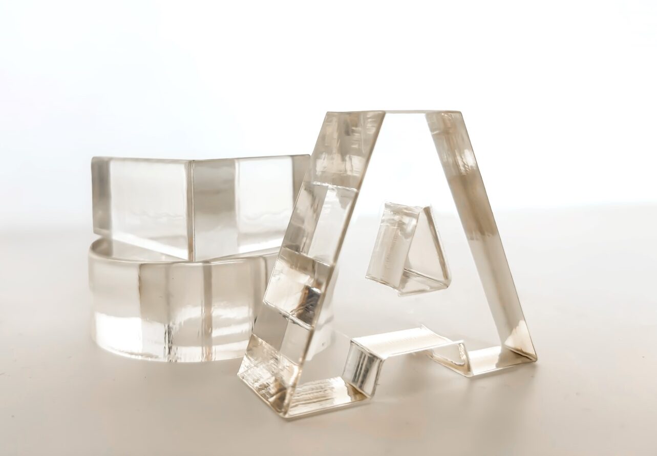 Acrylaat snijden, Plexiglas materiaal letters