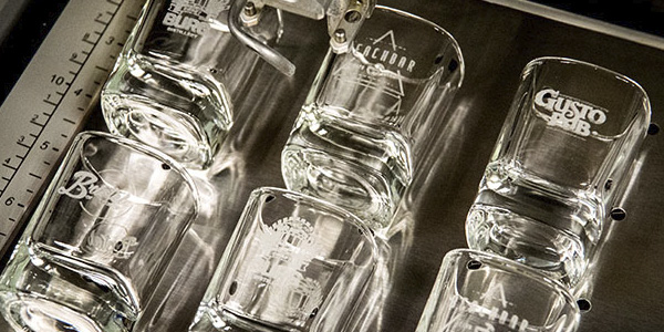 Shot glazen laser graveren